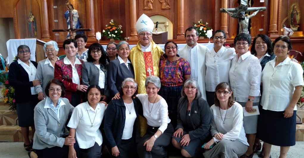 Celebramos con alegría los votos perpetuos de la hermana Magdalena Pascual  - Hermanas Oblatas
