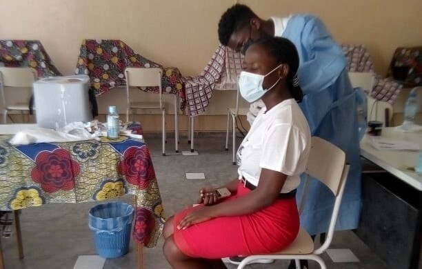 Vacina COVID-19 em Centro Social "Renascer", Lobito, Angola